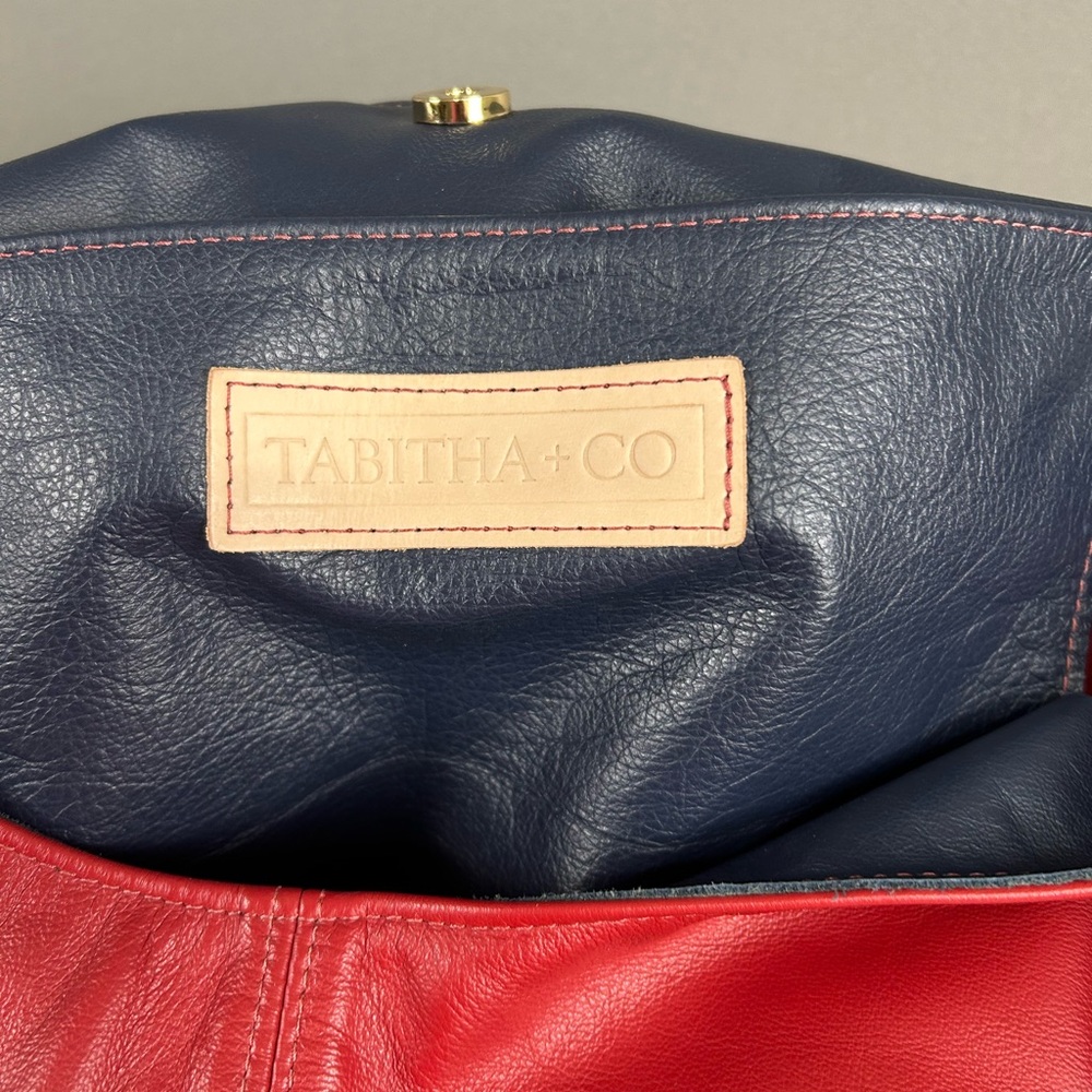 TABITHA & CO travel tab crossbody Bag - Picture 4 of 6